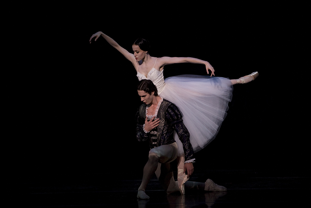 The Synopsis Of "Giselle"